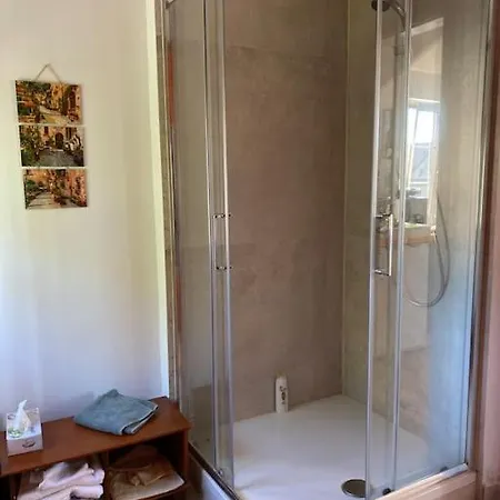 Apartment Dachwohnung Im Villenviertel